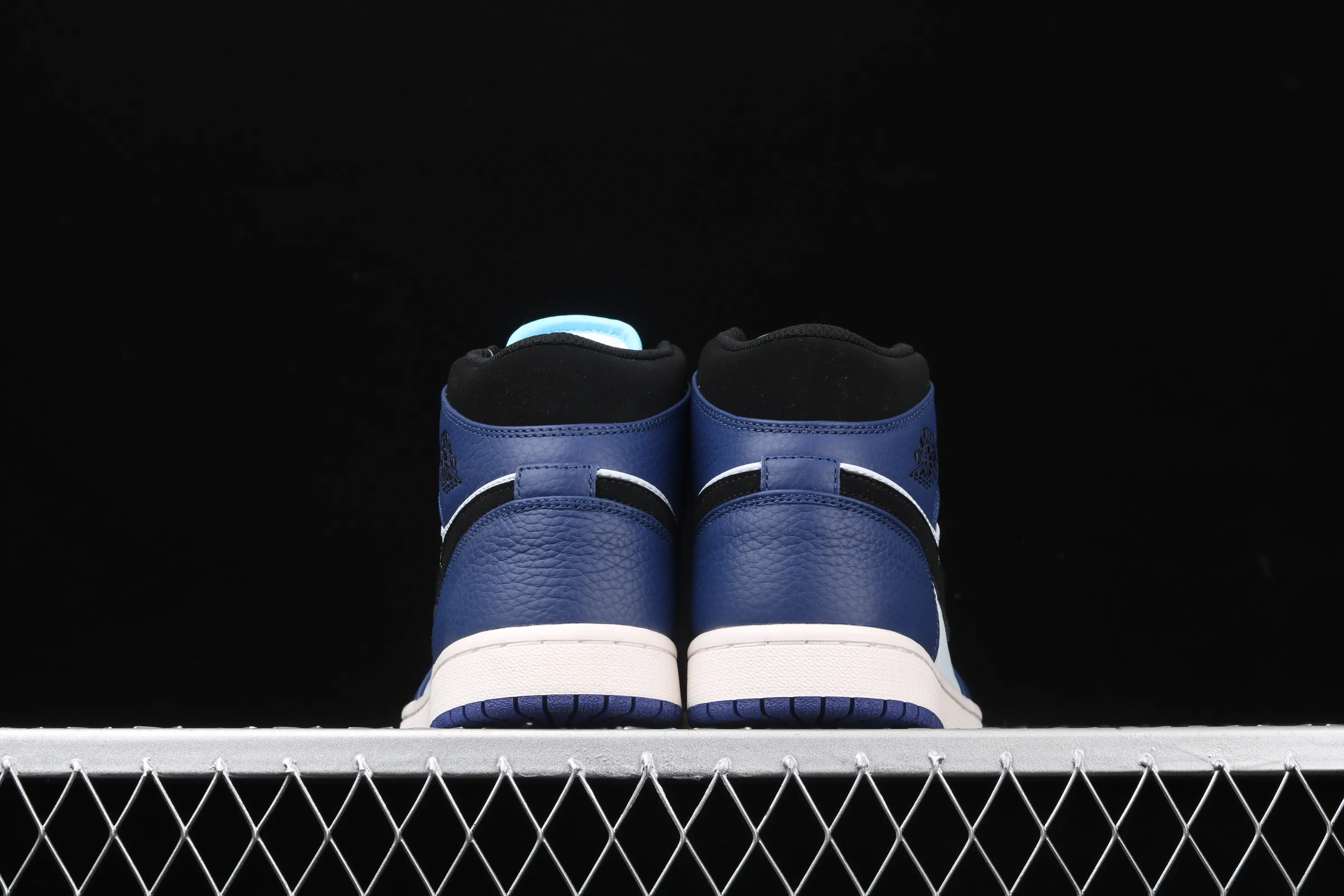 All categories Air Jordan Jordan series basketball shoes Air Jordan 1 Mid Air Jordan 1 Mid AJ1 Joe 1 mid-top‌full head layer‎cultural basketball‌ball‎shoes 852542-400
